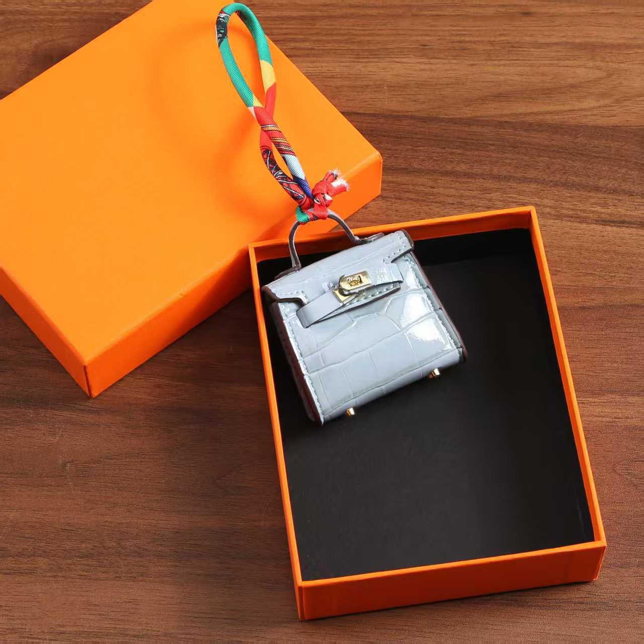 70a60556-44ec-4901-af81-edd0df0e30e3