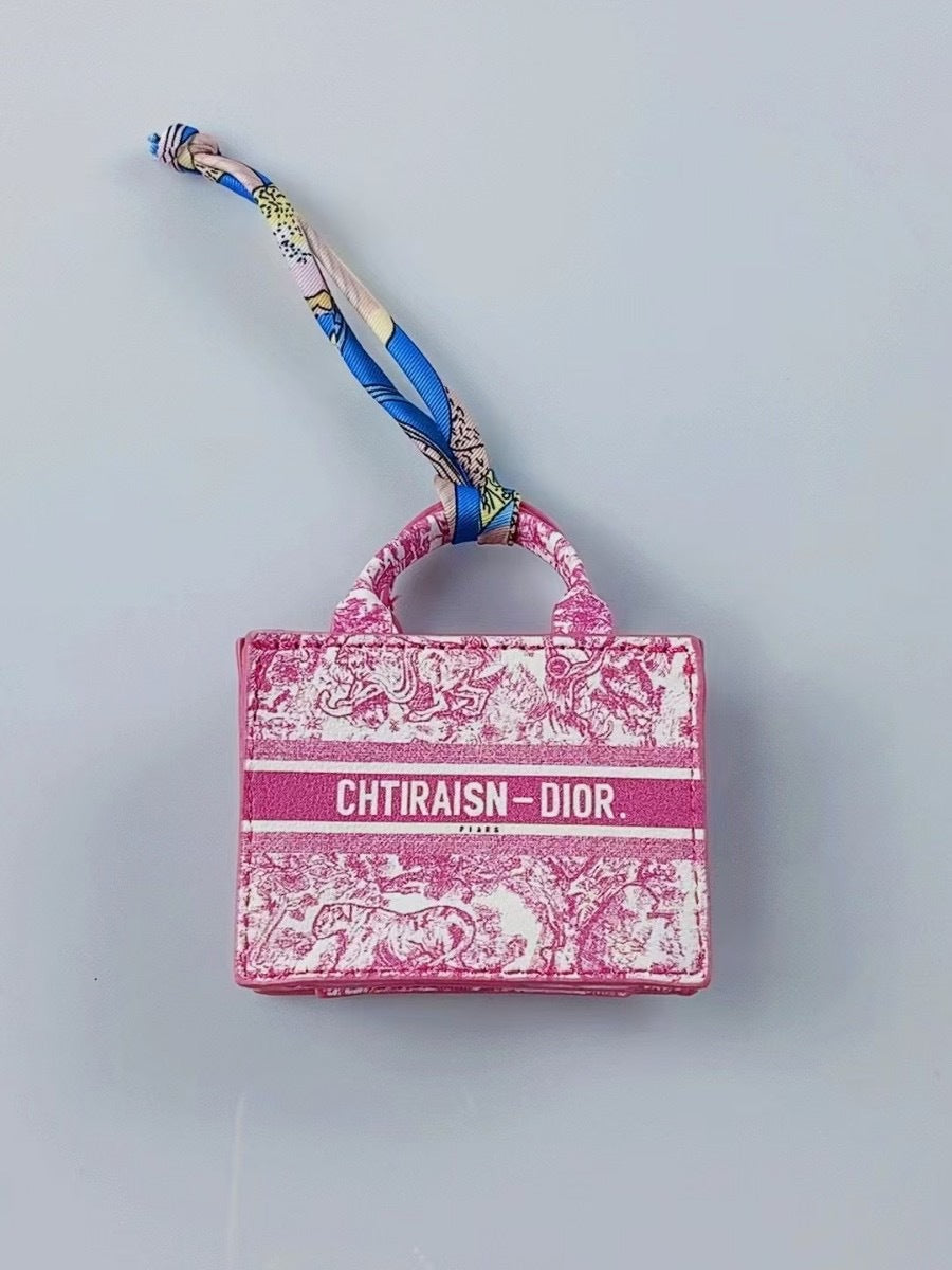 529d9c45-bfaa-4c10-8856-35d7842b81a6