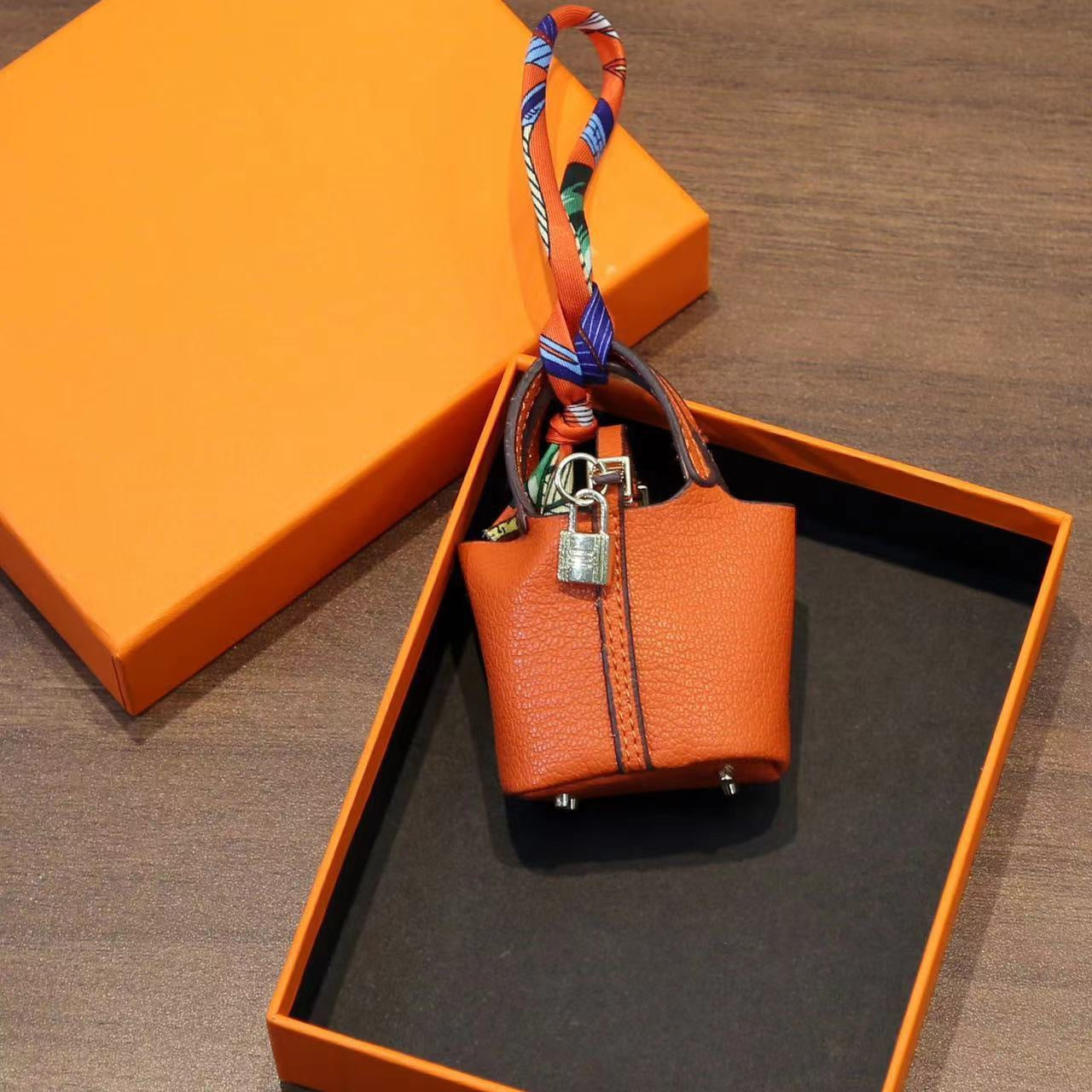 cf6d116b-7f77-4b3b-bf6f-52b32ac7fa45