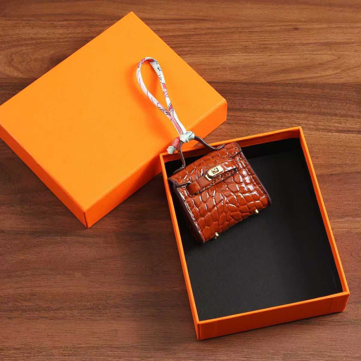 85a608d8-cd5e-402a-bf79-498c2b80440e