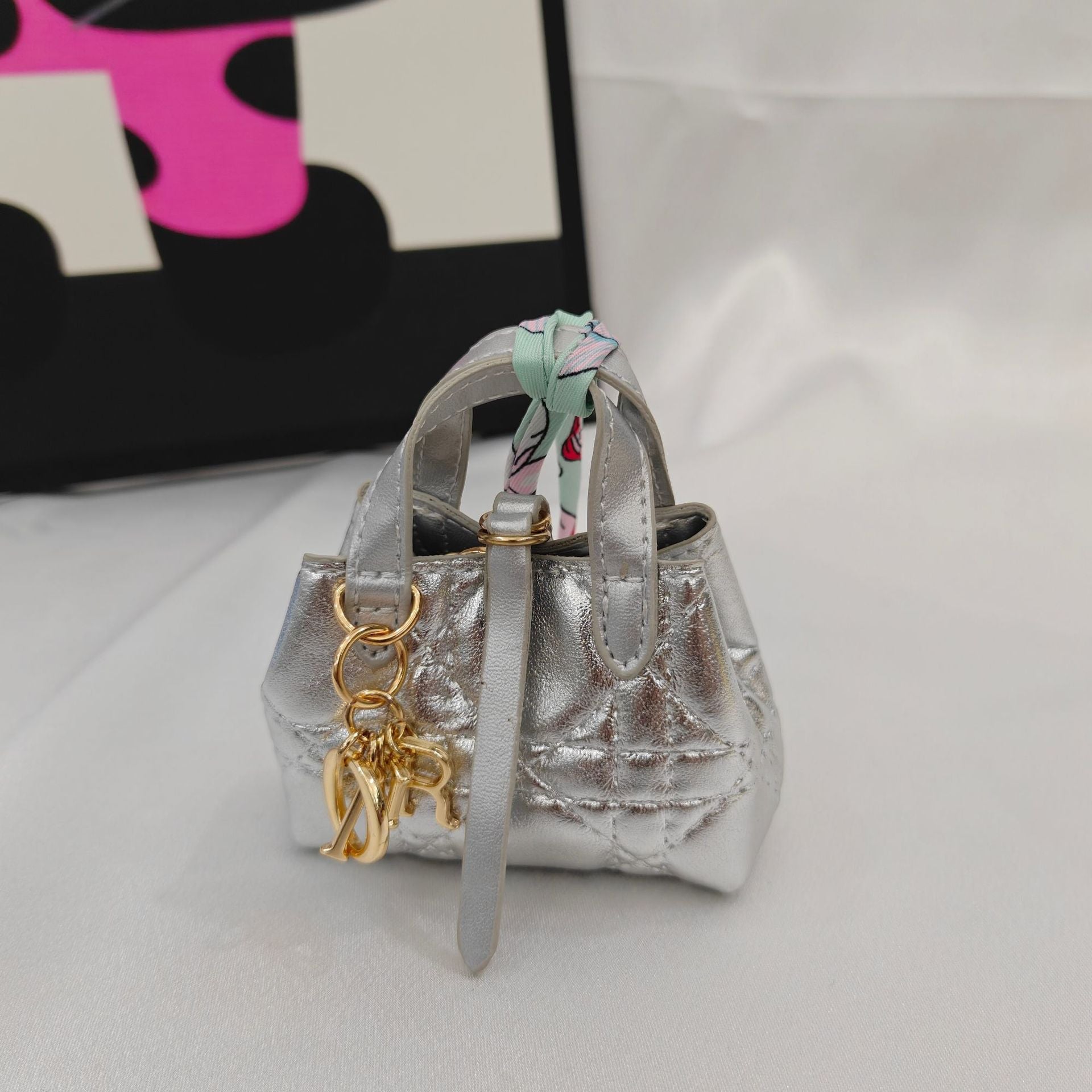 08500627-388c-4c4b-ba96-4c2236fb56f1