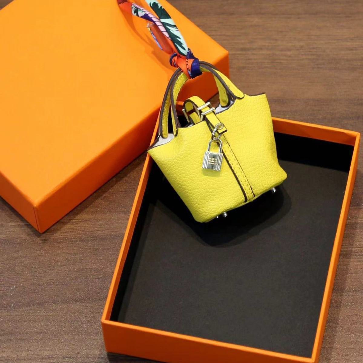 121ab219-144a-43ea-8c33-26bb9a85f0b7