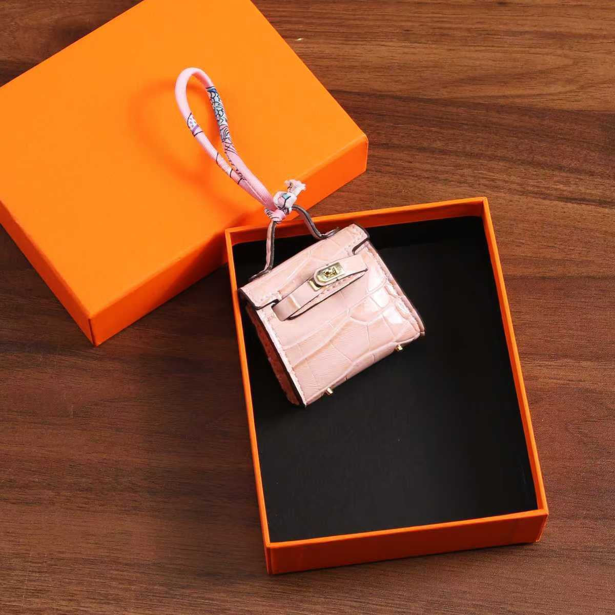 69e451cc-583d-4537-ac5c-c269d1272413