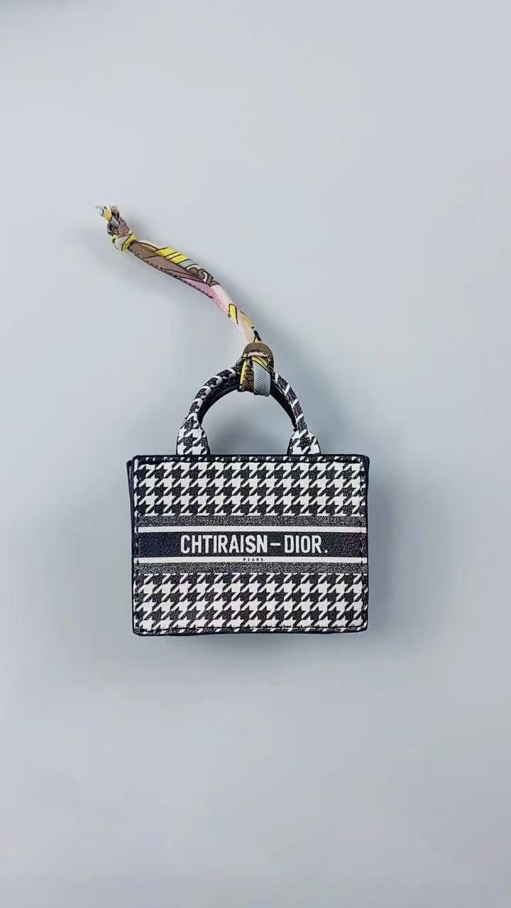 8c8929d3-bf35-4a43-a875-fc319a77eeb4